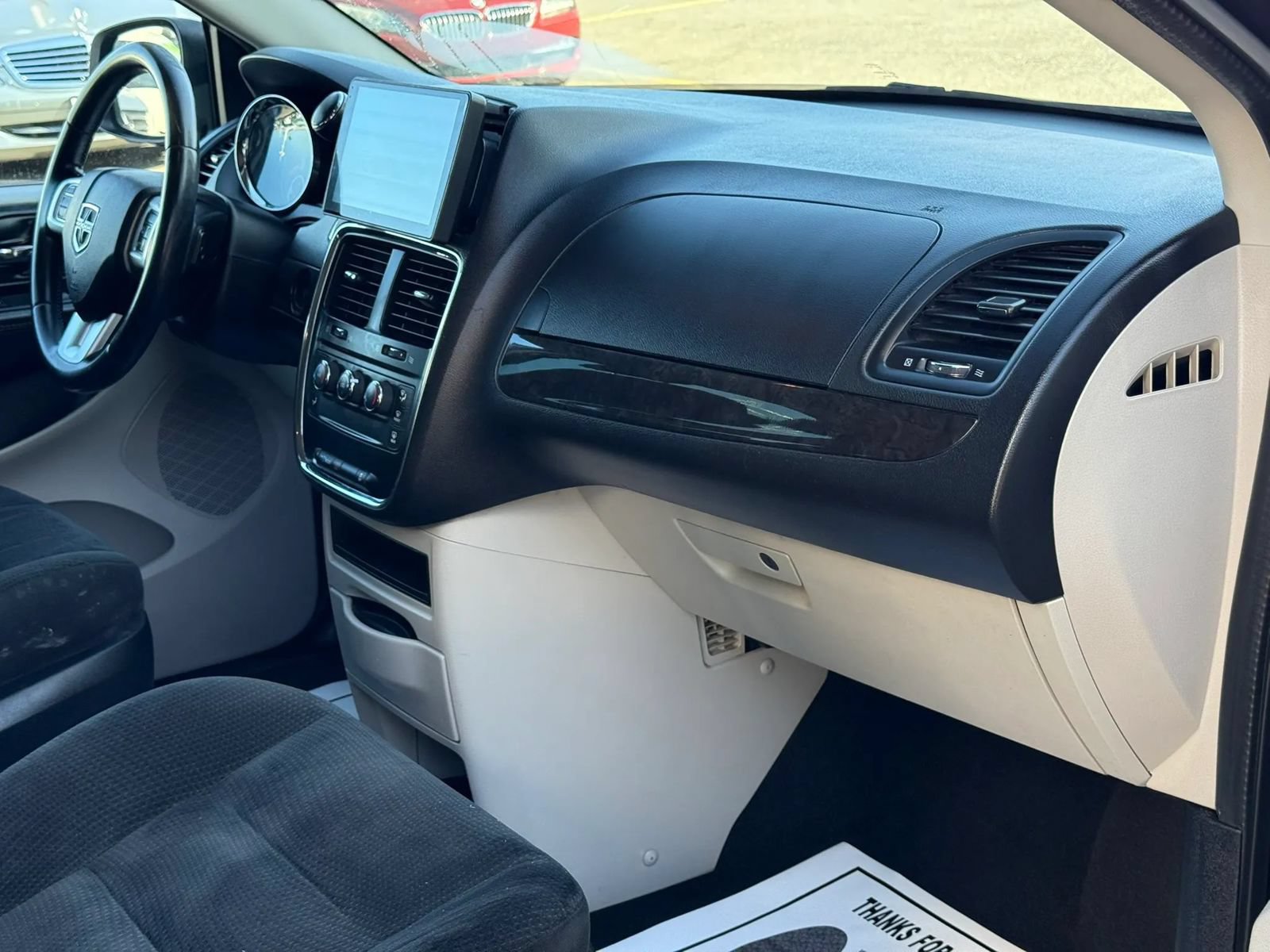 Used 2015 Dodge Grand Caravan American Value Package w/ UConnect Hands-Free Group FWD image 20