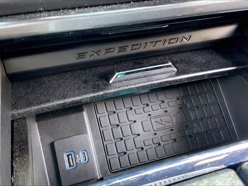 Certified 2022 Ford Expedition Limited RWD image 31