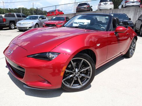 Used 2017 MAZDA MX-5 Miata Grand Touring RWD image 2