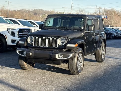 Used 2024 Jeep Wrangler Sahara image 10
