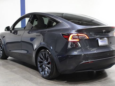 Used 2024 Tesla Model Y Performance AWD/4WD image 10