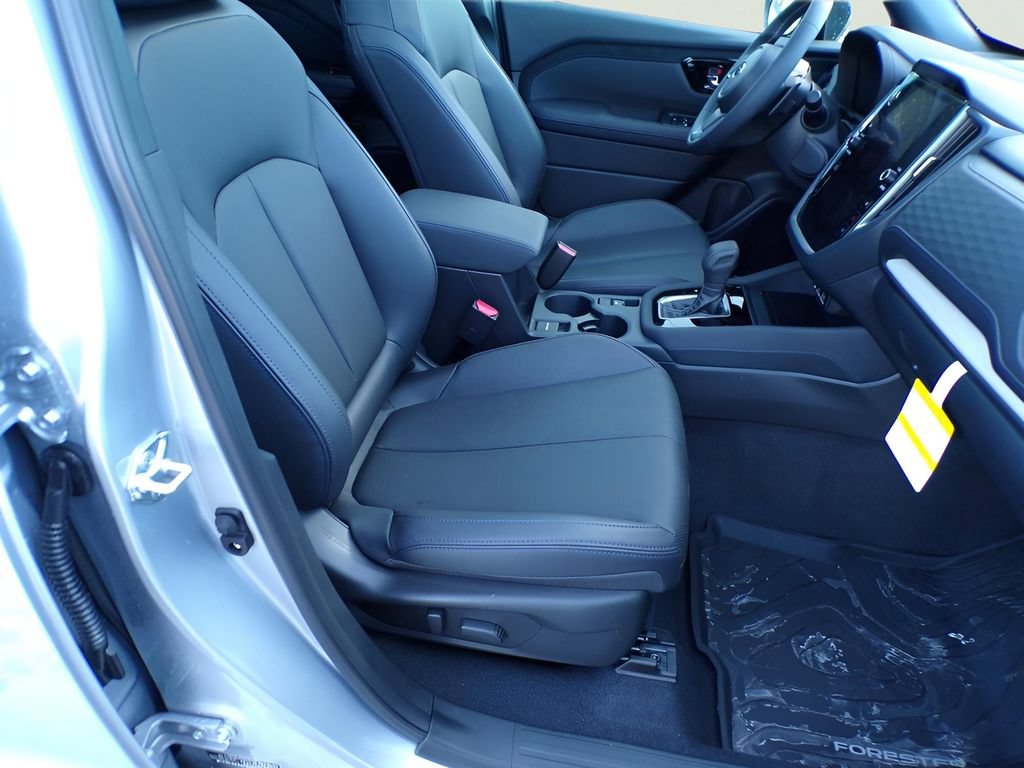 Used 2025 Subaru Forester Limited AWD/4WD image 17