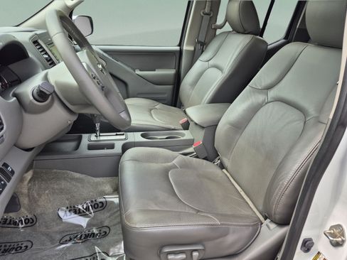 Used 2018 Nissan Frontier SV RWD image 19