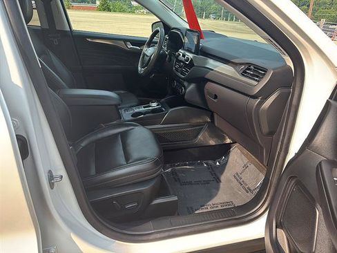 Certified 2022 Ford Escape Titanium AWD/4WD image 20