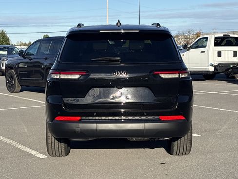 New 2025 Jeep Grand Cherokee L Limited image 4