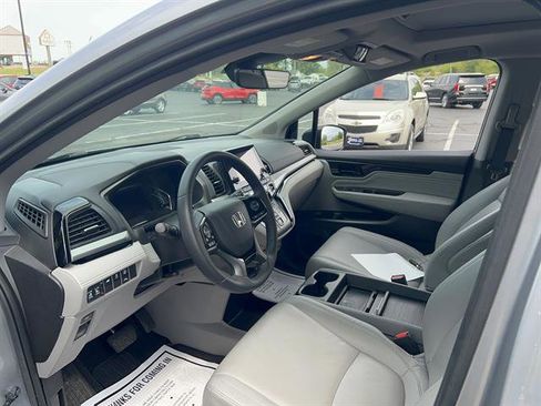 Used 2023 Honda Odyssey Touring image 12