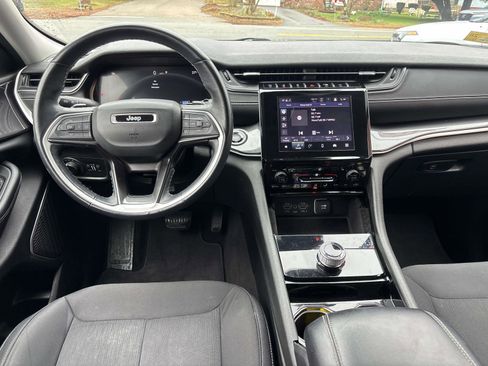 Used 2022 Jeep Grand Cherokee L Laredo w/ Luxury Tech Group I AWD/4WD image 11