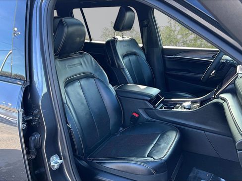 Used 2024 Jeep Grand Cherokee L Overland image 7