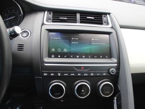 Used 2020 Jaguar E-PACE SE AWD/4WD image 4