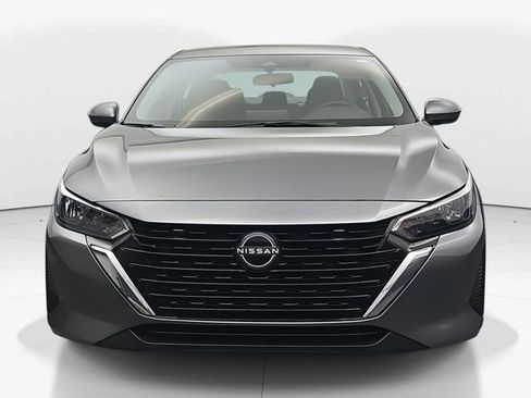 Used 2024 Nissan Sentra SV image 3