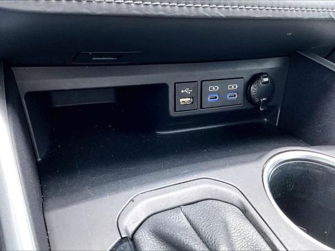 Used 2022 Toyota Highlander LE image 36