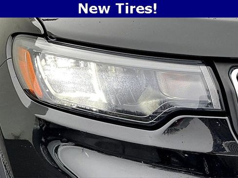 Used 2024 Jeep Compass Latitude image 33