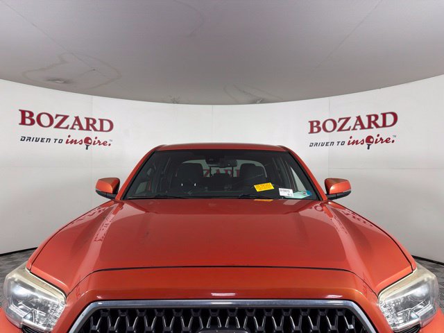 Used 2018 Toyota Tacoma TRD Off-Road AWD/4WD image 4