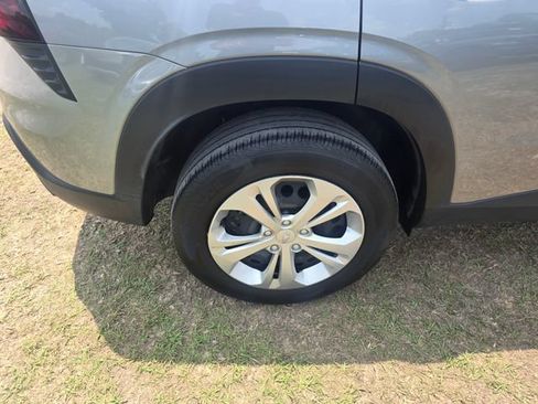 Used 2024 Chevrolet Trax LS w/ Driver Confidence Package FWD image 8