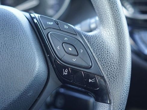 Used 2019 Toyota C-HR LE image 21