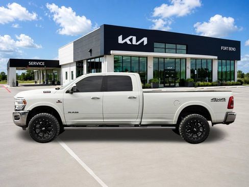 Used 2019 RAM 2500 Laramie AWD/4WD image 8