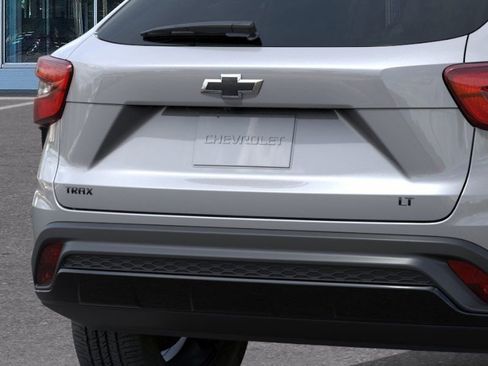 New 2026 Chevrolet Trax LT w/ Sunroof Package FWD image 14