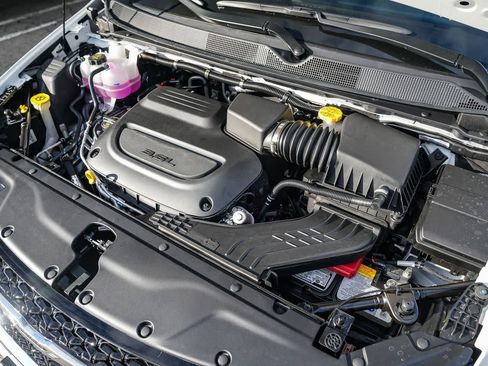 New 2026 Chrysler Pacifica Select image 12