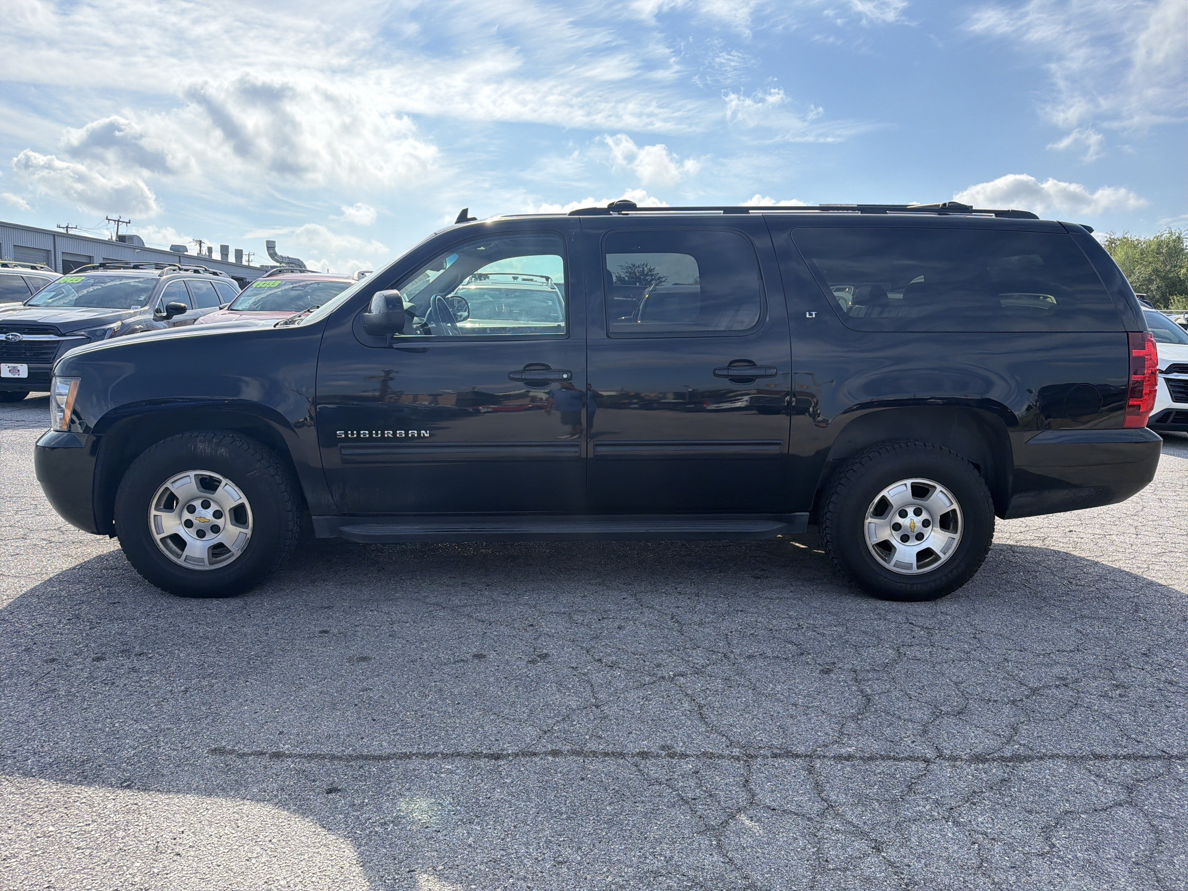 Used 2010 Chevrolet Suburban LT AWD/4WD image 6