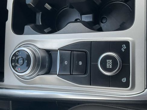 Used 2022 Ford Explorer XLT w/ Equipment Group 202A image 27