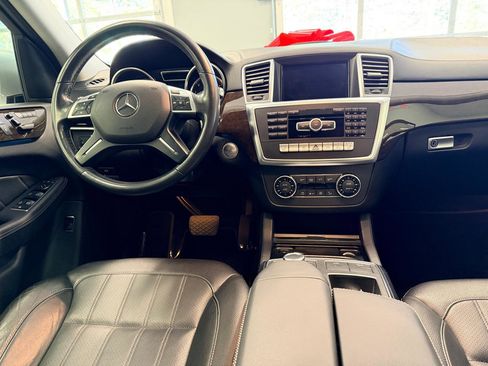 Used 2015 Mercedes-Benz GL 450 4MATIC image 36