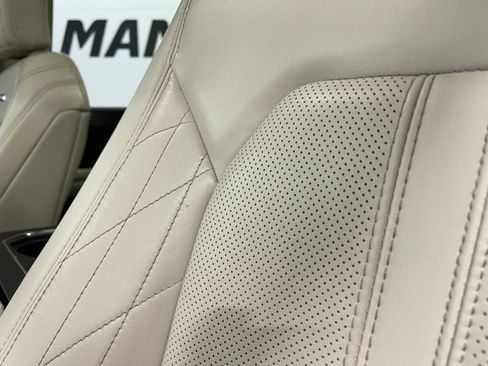 Used 2019 Ford Expedition Max Platinum image 18