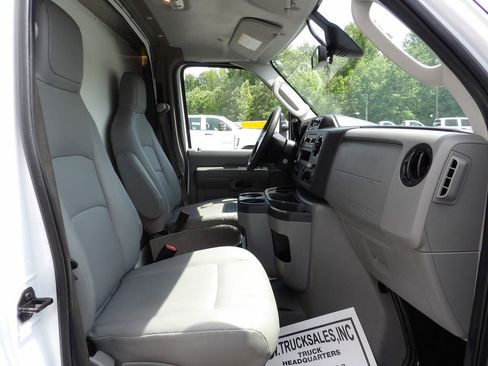 Used 2021 Ford E-350 and Econoline 350 Super Duty RWD image 24