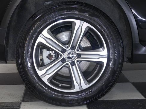 Used 2022 Mercedes-Benz GLC 300 4MATIC w/ Multimedia Package Lite image 37
