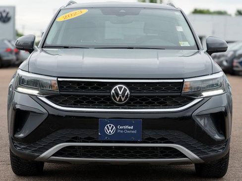 Certified 2023 Volkswagen Taos SE w/ Panoramic Sunroof Package AWD/4WD image 9