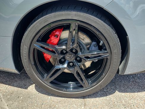Used 2025 Chevrolet Corvette Stingray Premium Cpe w/ Z51 Performance Package RWD image 5