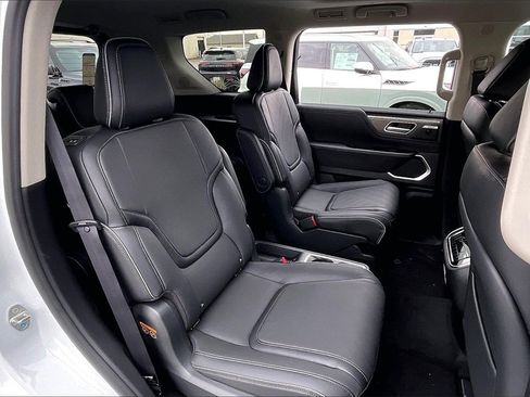 New 2026 INFINITI QX80 Luxe image 10