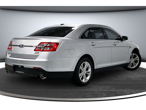 Used 2013 Ford Taurus SEL FWD image 14