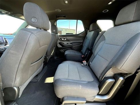 Used 2023 Chevrolet Traverse LT image 14