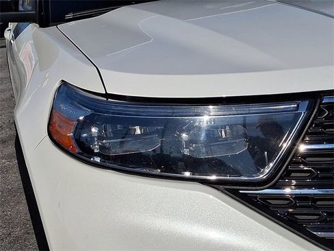 Certified 2022 Ford Explorer XLT w/ Equipment Group 202A image 9