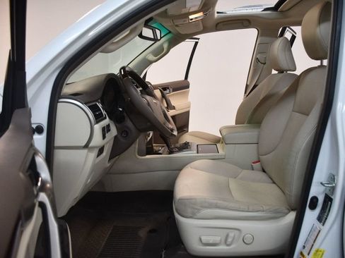 Used 2018 Lexus GX 460 Premium w/ Premium Package AWD/4WD image 29