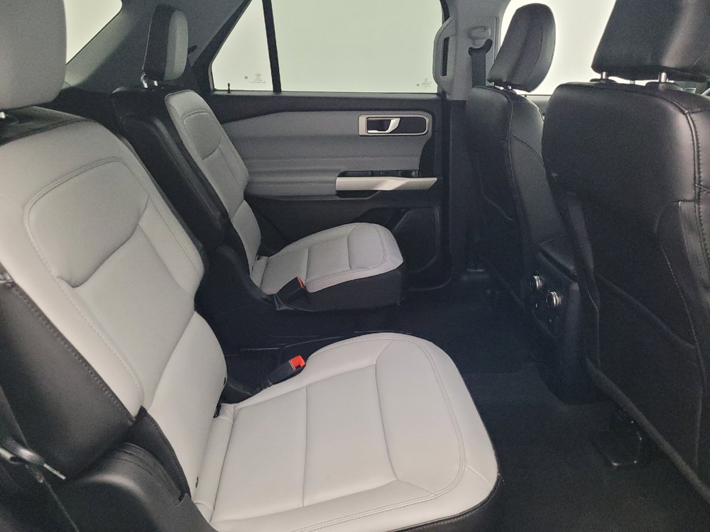 Used 2021 Ford Explorer XLT w/ Equipment Group 202A RWD image 19