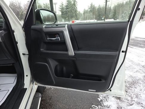 Used 2015 Toyota 4Runner Limited image 36