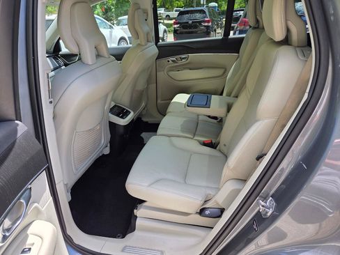 Used 2020 Volvo XC90 T5 Momentum w/ Protection Package Premier AWD/4WD image 18
