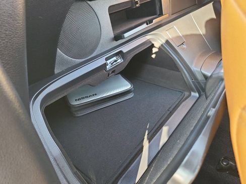 Used 2006 Nissan 350Z Enthusiast w/ (S02) Side Air Bags Pkg image 33