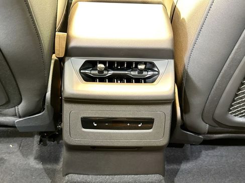 New 2027 Audi Q6 e-tron Premium image 24