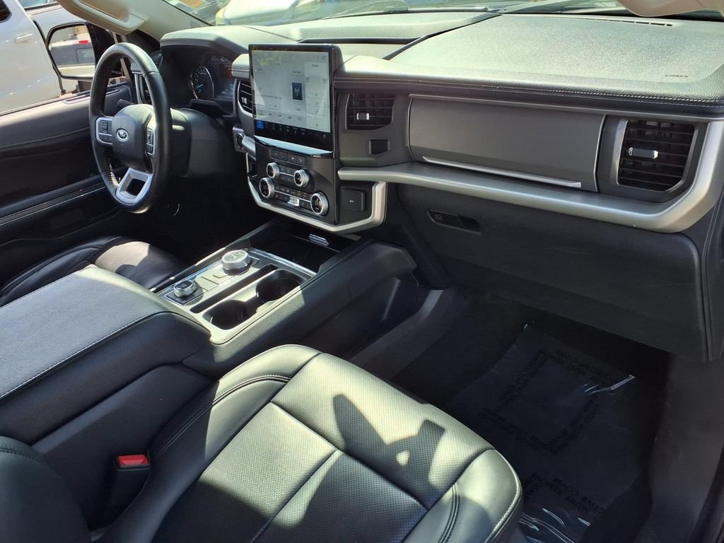 Used 2024 Ford Expedition XLT AWD/4WD image 31