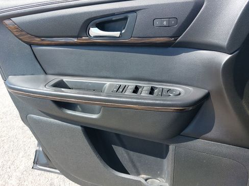 Used 2015 GMC Acadia Denali image 29