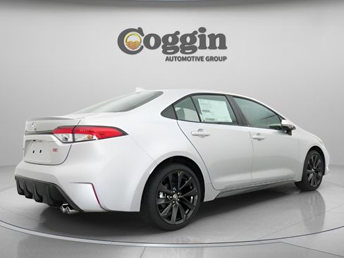 Used 2025 Toyota Corolla SE FWD image 17