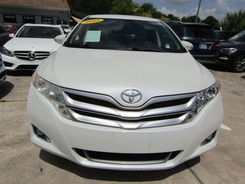 Used 2013 Toyota Venza XLE FWD image 2