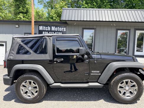 Used 2011 Jeep Wrangler Sport AWD/4WD image 3