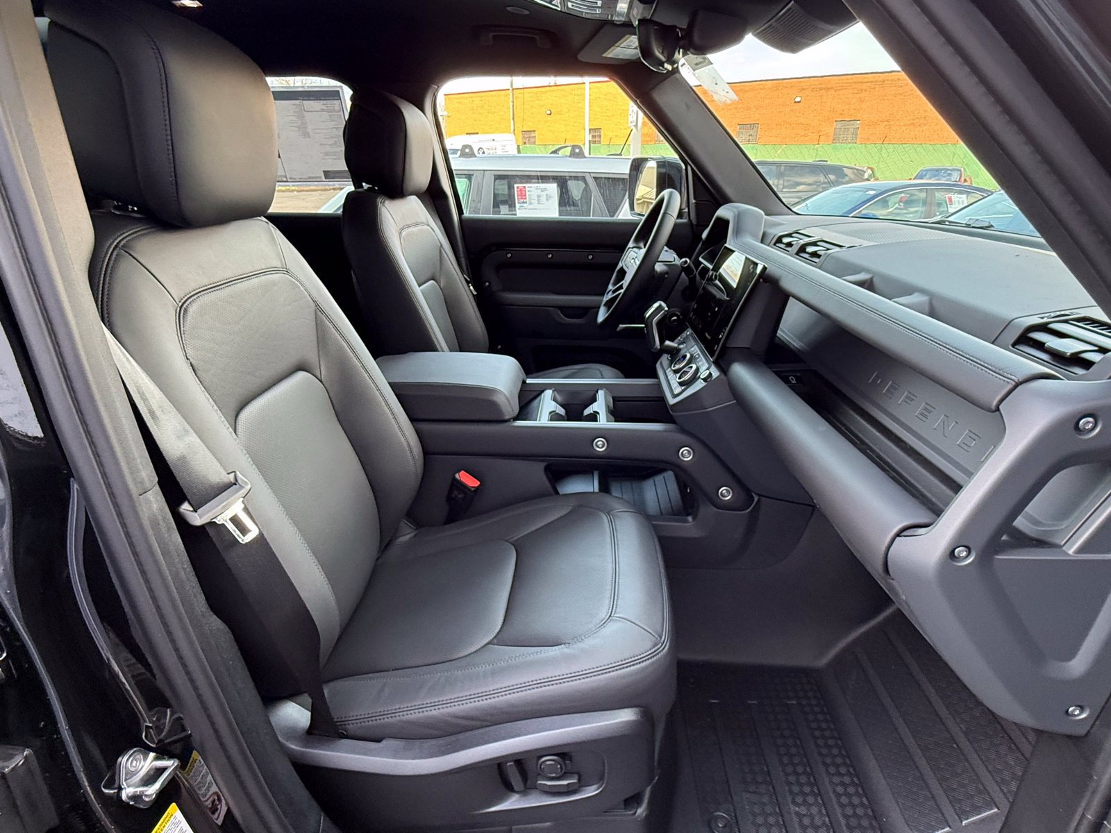 New 2026 Land Rover Defender 110 X-Dynamic SE AWD/4WD image 19