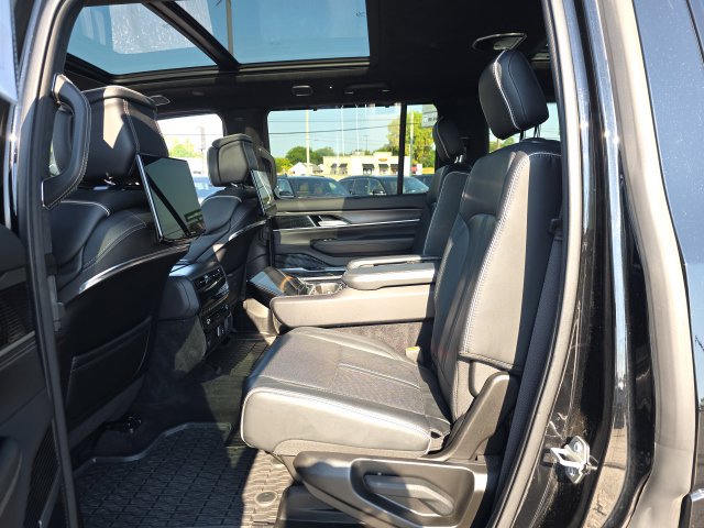 Used 2025 Jeep Grand Wagoneer Series II Obsidian w/ Quick Order Packagew 28T AWD/4WD image 26