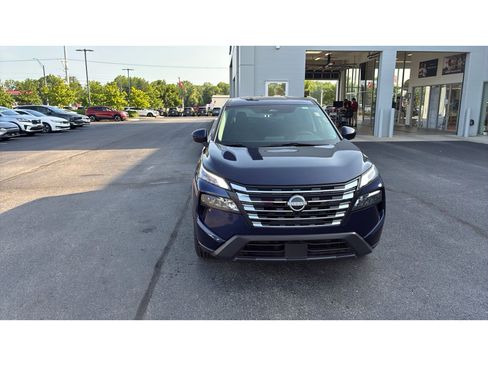 Used 2025 Nissan Rogue SV AWD/4WD image 8