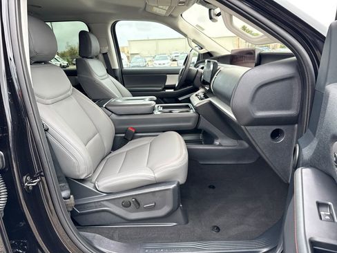 Used 2025 Ford Expedition Max Active image 27