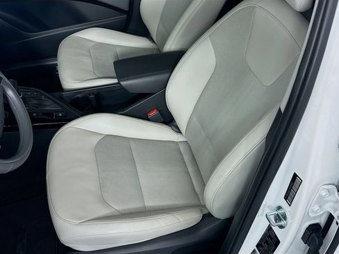 Used 2023 Kia Niro EX FWD image 19